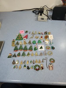 64 Vintage Designer Schmuck Weihnachten Konvolut Emaille Strass Baum Anstecknadel Broschen mehr - Bild 1 von 24