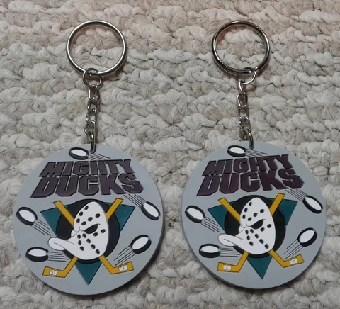 2 Vintage Anaheim Mighty Ducks NHL hockey rubber Keychain Keyring NOS Cover