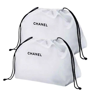 CHANEL Beauty Sacchetto Polvere con Coulisse Bianco e Nero Novità - Foto 1 di 7