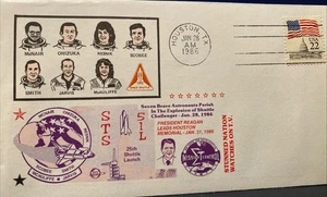 Shuttle STS-51-L Challenger Disaster "NATION SEES EVENT ON TV" TEXAS 28 JAN 1986 - Picture 1 of 5