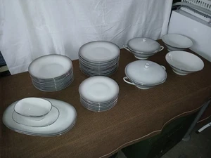 Rosenthal Tafelgeschirr Continental Elegance grau mit Platinrand - 41 Teile - Picture 1 of 12