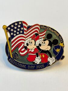 Disney 2005 Memorial Day Mickey Minnie LE 2500 Pin