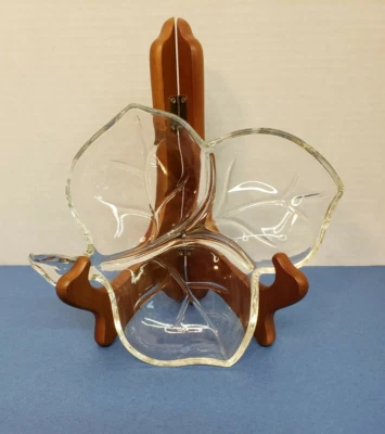 Plato/bandeja de caramelo Hazel Atlas de vidrio transparente en forma de hoja de arce de 3 compartimentos Foto 1 de 4