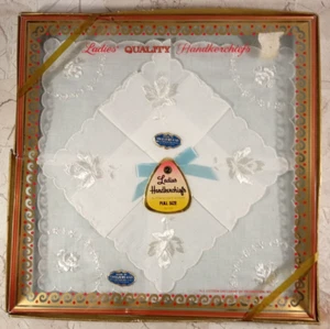 Vintage 2 Damen bestickte BAUMWOLLE AUSGEFALLENE TASCHENTÜCHER Geschenkbox SCHWEIZ - Bild 1 von 8