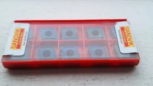 10 Sandvik inserts CNMG 12 04 12-QM 4225 ( CNMG120412 120412 CNMG433 for steels - Picture 1 of 2