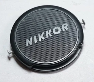 ORIGINAL NIKON KAMERA NIKKOR 52MM VINTAGE OBJEKTIVKAPPE - Bild 1 von 2