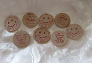 Lote de 4 níqueles de madera surtidos ~ impresos en ambos lados ~ sonriente y citas en la parte posterior - Imagen 1 de 3