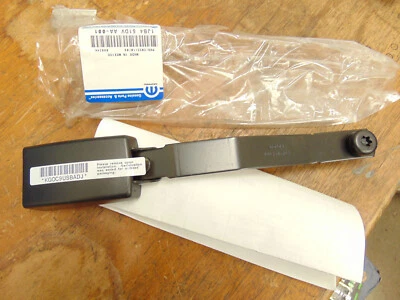 Nueva hebilla de cinturón de seguridad para conductores OE MOPAR - 1JB451DVAA - Jeep Compass/Patriot 2008-17 Foto 1 de 4