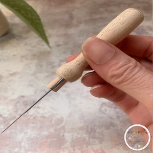 Heidifeathers® Long Wooden Needle Felting Handle - FSC Wooden Tool for 1 Needle - Picture 1 of 12