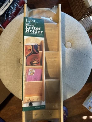 Llavero colgante de madera de haya Lipper y soporte para letras ~ nuevo vintage Foto 1 de 4