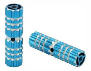 Blue Alloy Pegs  BIKE FOOT PEG PEGS 3/8" 3/8 AXLE 24T OR 26T Blue 4 1/2" long - Picture 1 of 1