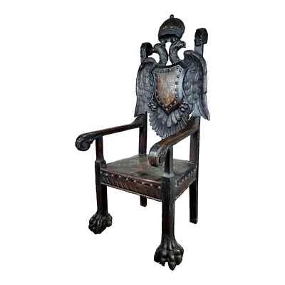 Silla tallada siglo XVIII con escudo del Sacro Imperio Romano Germánico Foto 1 de 4