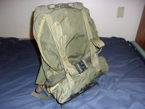 Seltener großer Militär Combat Field Pack Nylon & Metall Plattform Rahmen US Rucksack! - Bild 1 von 11