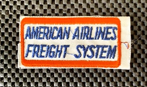 SISTEMA DE CARGA AMERICAN AIRLINES BORDADO COSER SOLO PARCHE 3 3/4" X 2" - Imagen 1 de 2