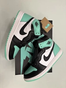 Air jordan 1 retro high og Green Glow size 4uk - Picture 1 of 6