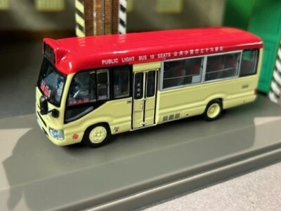 Model 1 1/76th Scale Toyota Coaster KF5570 63812 - Image 1 of 4
