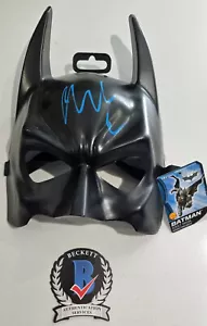 Dark Knight Christian Bale signed Batman Mask (Beckett - BAS #BJ62024) - Picture 1 of 5