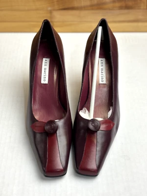 Bombas de tacón Ann Marino remolacha arándano suave Napa niño PMK punta cuadrada carrete 9M Foto 1 de 4