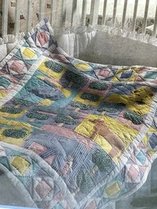 Edredón de retazos hecho a mano por Baby's INHERITANCE Trip To The Zoo 36"X48" de colección - Imagen 1 de 11