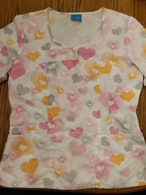 hq scrub tops medium hearts - Image 1 of 4