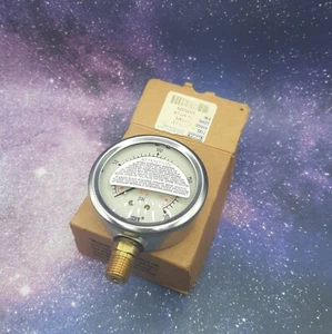 NEW Wika Model 213.53 Industrial Pressure Gauge 2.5" Dial 0/200 PSI 1/4" NPT NIB - Foto 1 di 9