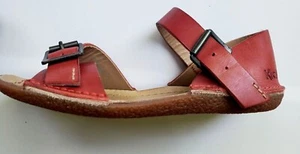 Kickers Pastille1 Girls Boys Buckled Red Leather Open Toe Shoes Sz Eur 32 US 1  - Picture 1 of 6