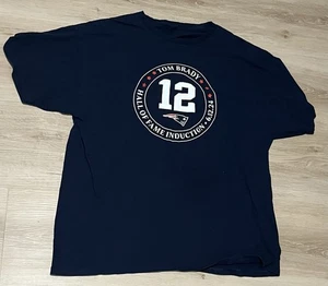 CAMISA TOM BRADY DEL SALÓN DE LA FAMA DE LOS PATRIOTAS DE NUEVA INGLATERRA EVENTO RARO NUEVA SIN ETIQUETAS XL 12/06/24 - Imagen 1 de 2