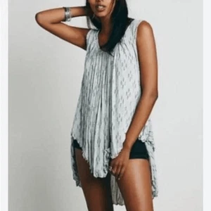 Camiseta sin mangas túnica estampada gris Free People Hummingbird Moonshine - Imagen 1 de 5