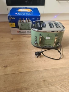 Russell Hobbs 4-Slice Toaster Sage - Picture 1 of 8