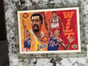1992-93 UPPER DECK NBA INSERT HEROES CARD WILT CHAMBERLAIN #18 - Picture 1 of 1