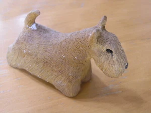 Estatuilla vintage hecha a mano de Bedlington Terrier/Wheaten Scottie Dog - Imagen 1 de 9