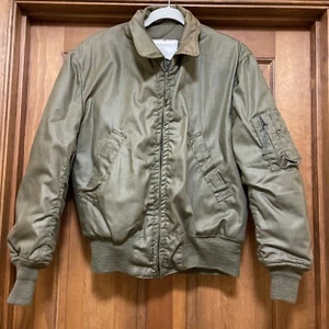 Military Flight JACKET, FLYER'S, COLD WEATHER Greenbrier Medium Regular Vietnam - Picture 1 of 5
