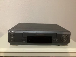 Sony SLV-662HF VCR with Remote - Picture 1 of 2