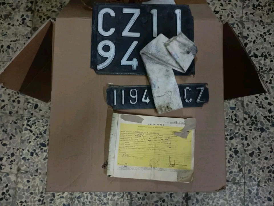 Targhe E Libretto Lancia Fulvia 2 Serie 1972 Uso Collezionistico - Immagine 1 di 1