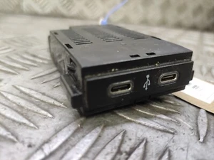 VW Transporter T6.1 USB Port 2g6035736 - Picture 1 of 4