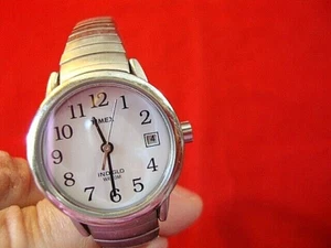 TIMEX INDIGLO Easy Reader Damen Kalender Armbanduhr mit erweiterbarem Metallband - Bild 1 von 7