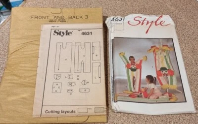 Style Vintage Sewing Pattern 4631 child's 5' Clown Holdall Playmat Floppy Toy  - Image 1 of 2