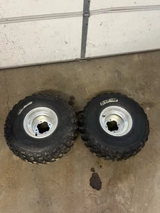 Yamaha Raptor 660 2001 ruedas traseras y neumáticos 22x11-9 B655 - Imagen 1 de 18