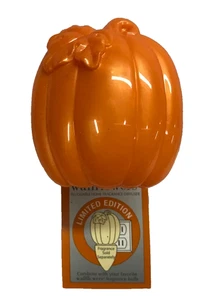 Bath & Body Works Orange PUMPKIN Wallflower Plug NWT Slatkin & Co. - Picture 1 of 2