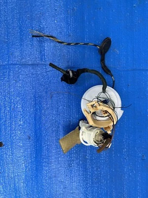 Conjunto principal de bomba de combustível BMW F02 750li 09-15 fabricante de equipamento original 16117217261 7188561 - Imagem 1 de 4