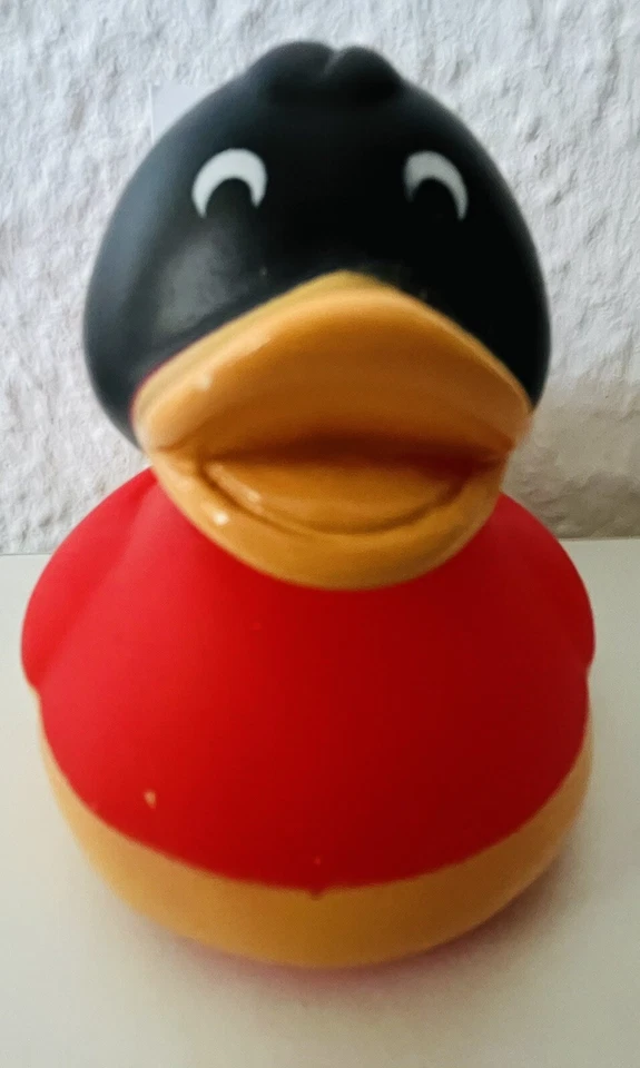 EM 2024 Deutschland Badeente Schwarz,Rot,Gold Sammeln Dekoration Ente - Bild 1 von 1