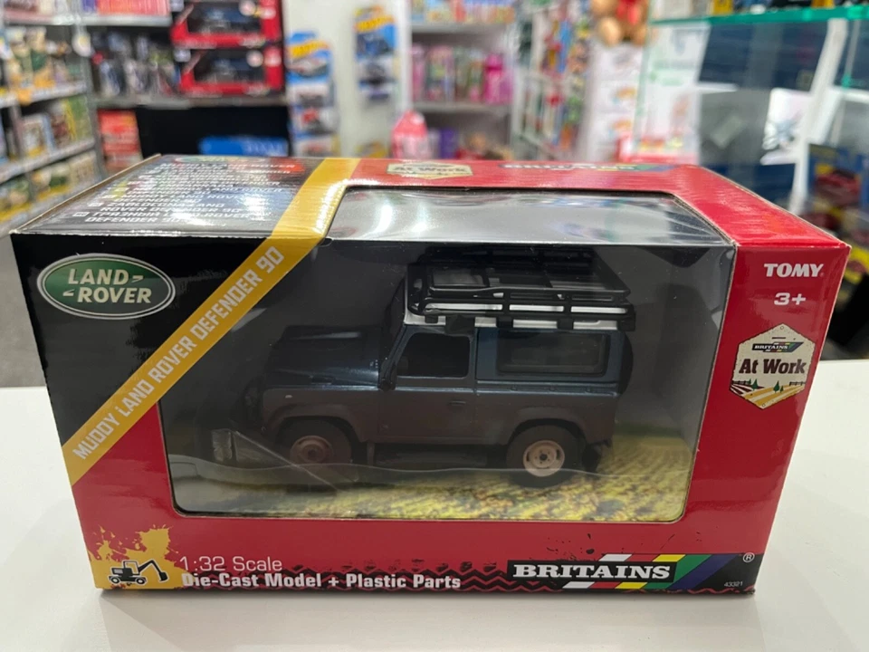 43321 1/32 Britains Muddy Land Rover Defender *NEW* - Image 1 of 1