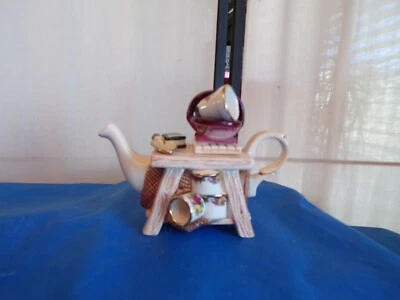 Royal Albert Old Country Roses @1996 by Paul Cardew Garden Bench Teapot Figurine - Image 1 of 4