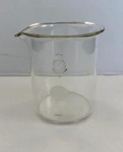 Vaso de vidrio vintage Pyrex laboratorio de ciencias logotipo verde antiguo 100 ml destilería - Imagen 1 de 3