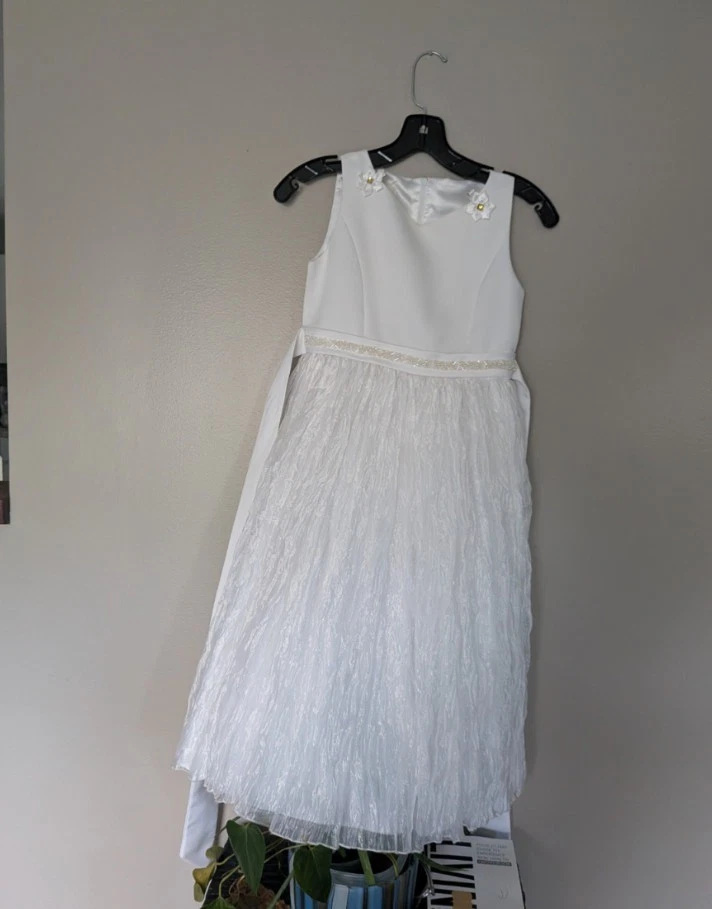 Платье Золушки с бисером на талии. Размер 10.  Цветочница / причастие. - Изображение 1 из 4