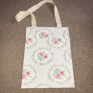 Stoffklammertasche, Handarbeit - blau & rosa geblümt - mit Riemen - kein Aufhänger - Bild 1 von 6