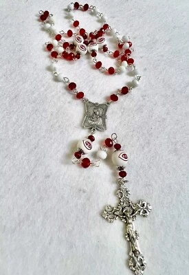 CINCINNATI REDS ROSARY NECKLACE JEWELRY GLASS BEAD BASEBALL LOGO MLB - Image 1 of 4