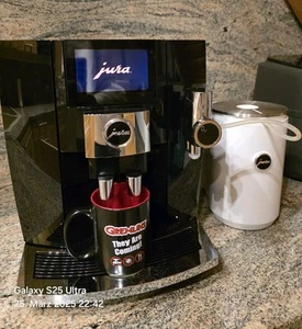 Jura J8 Kaffeevollautomat mit Jura Milchkühler 1L und Garantie - Bild 1 von 10