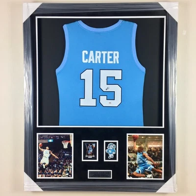 Camiseta deportiva autografiada firmada por Vince Carter de Carolina del Norte UNC enmarcada PSA Foto 1 de 4