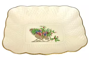 Mikasa Spirit of Christmas B2098 Rectangle Dish Gold Rim Sled 7.25" L x 5.5" W - Picture 1 of 9